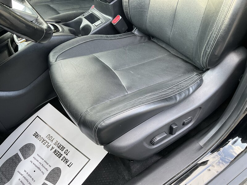 Used 2018 Nissan Rogue SL w/ Premium Package AWD/4WD image 22