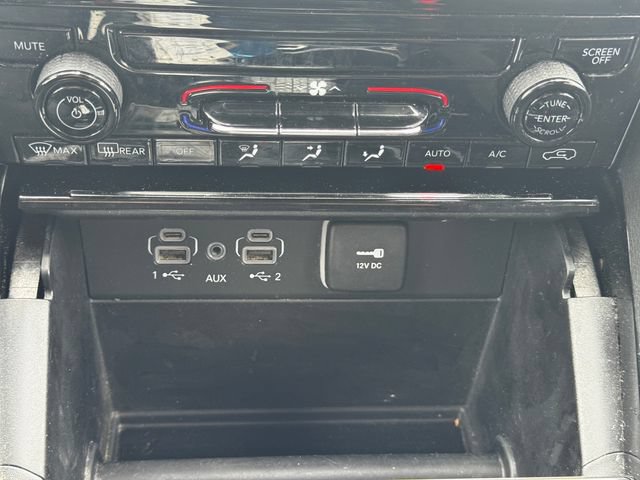 Certified 2023 Jeep Grand Cherokee Laredo AWD/4WD image 35