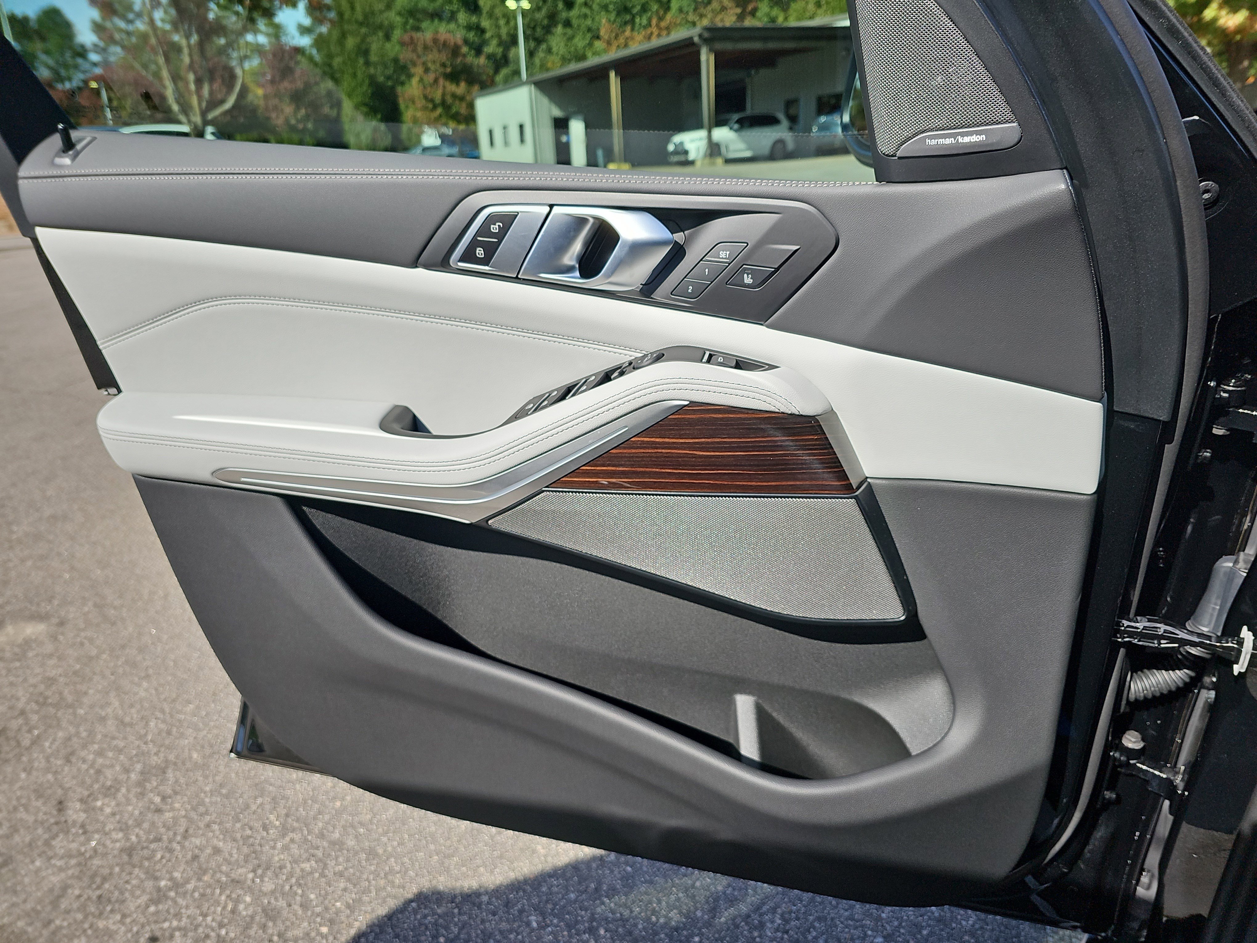 New 2026 BMW X5 xDrive40i w/ Climate Comfort Package image 29