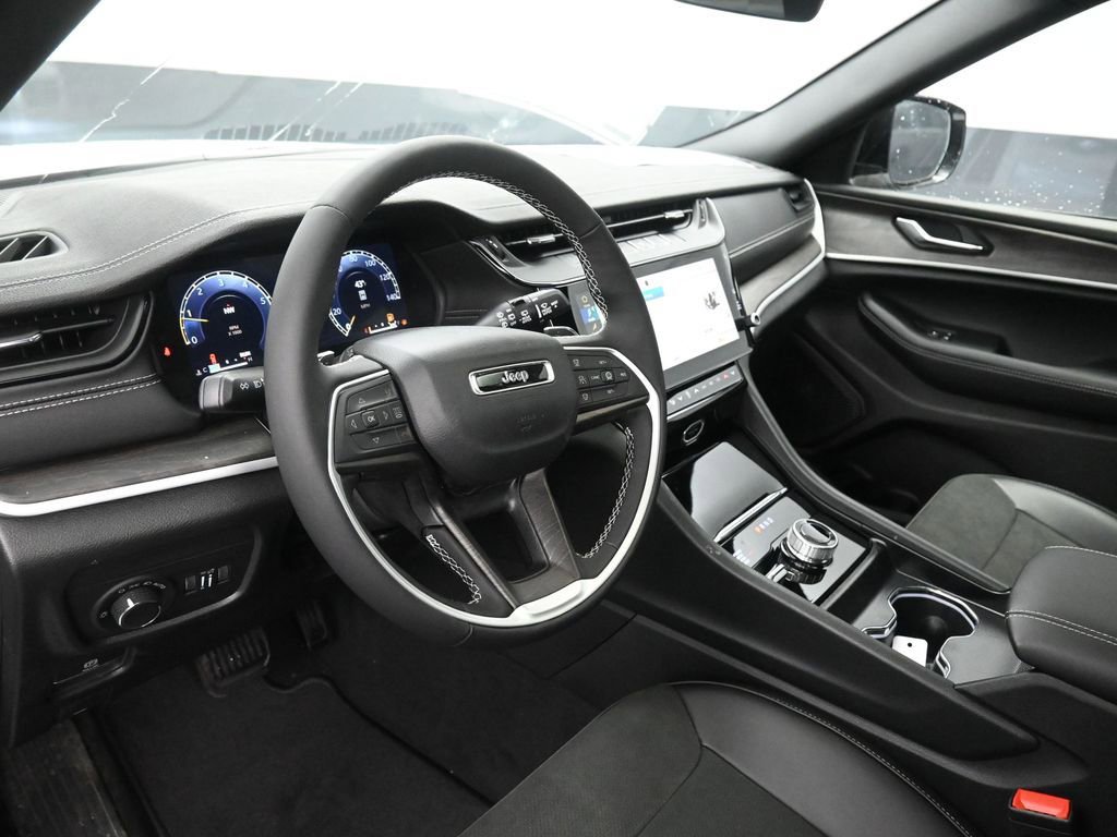 New 2026 Jeep Grand Cherokee Altitude image 15