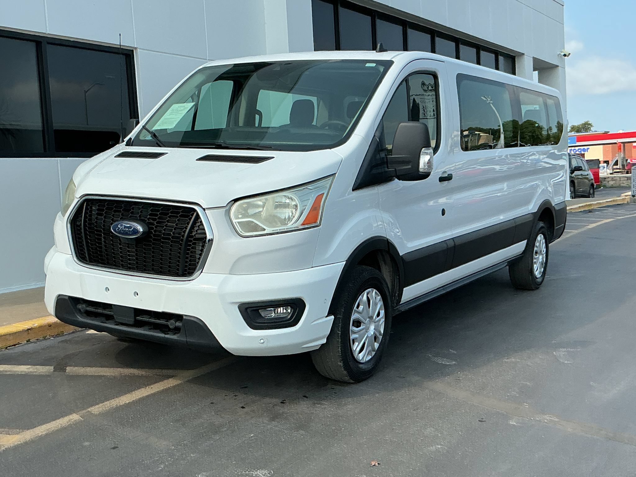 Used 2021 Ford Transit 350 XLT RWD image 4