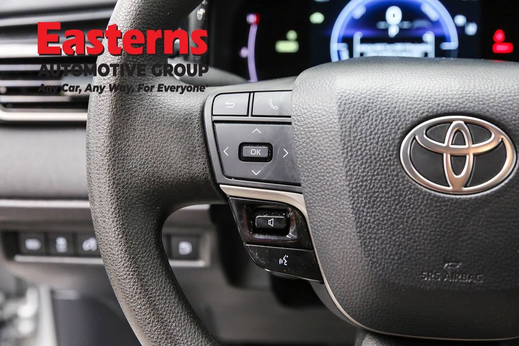 Used 2025 Toyota Camry LE image 15