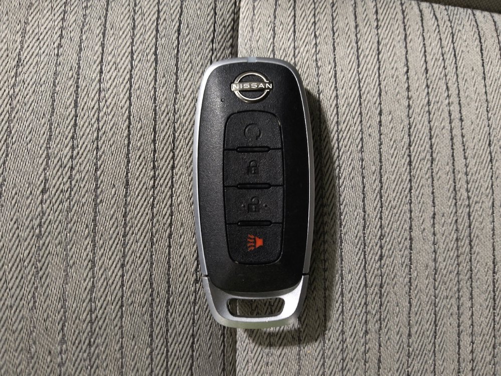 Used 2023 Nissan Rogue SV image 32