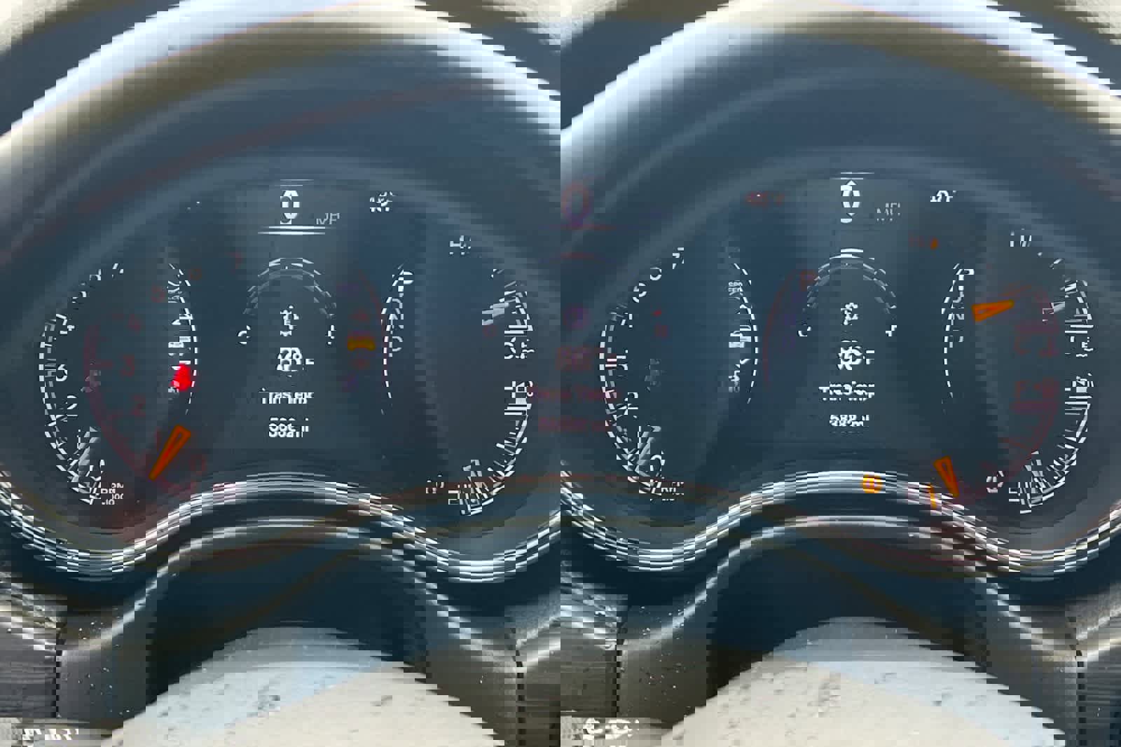 Used 2019 Jeep Grand Cherokee Altitude image 28