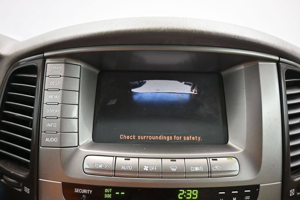 Used 2004 Toyota Land Cruiser AWD/4WD image 18