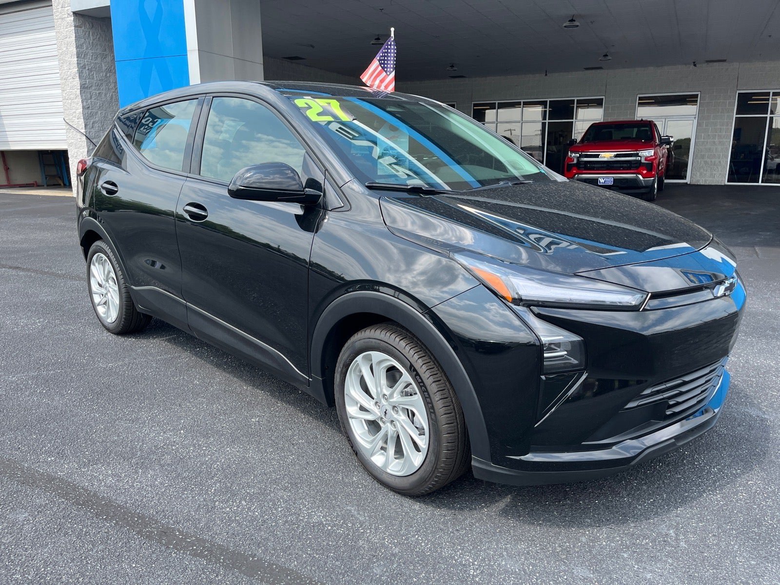 New 2027 Chevrolet Bolt LT w/ Comfort Package FWD image 4