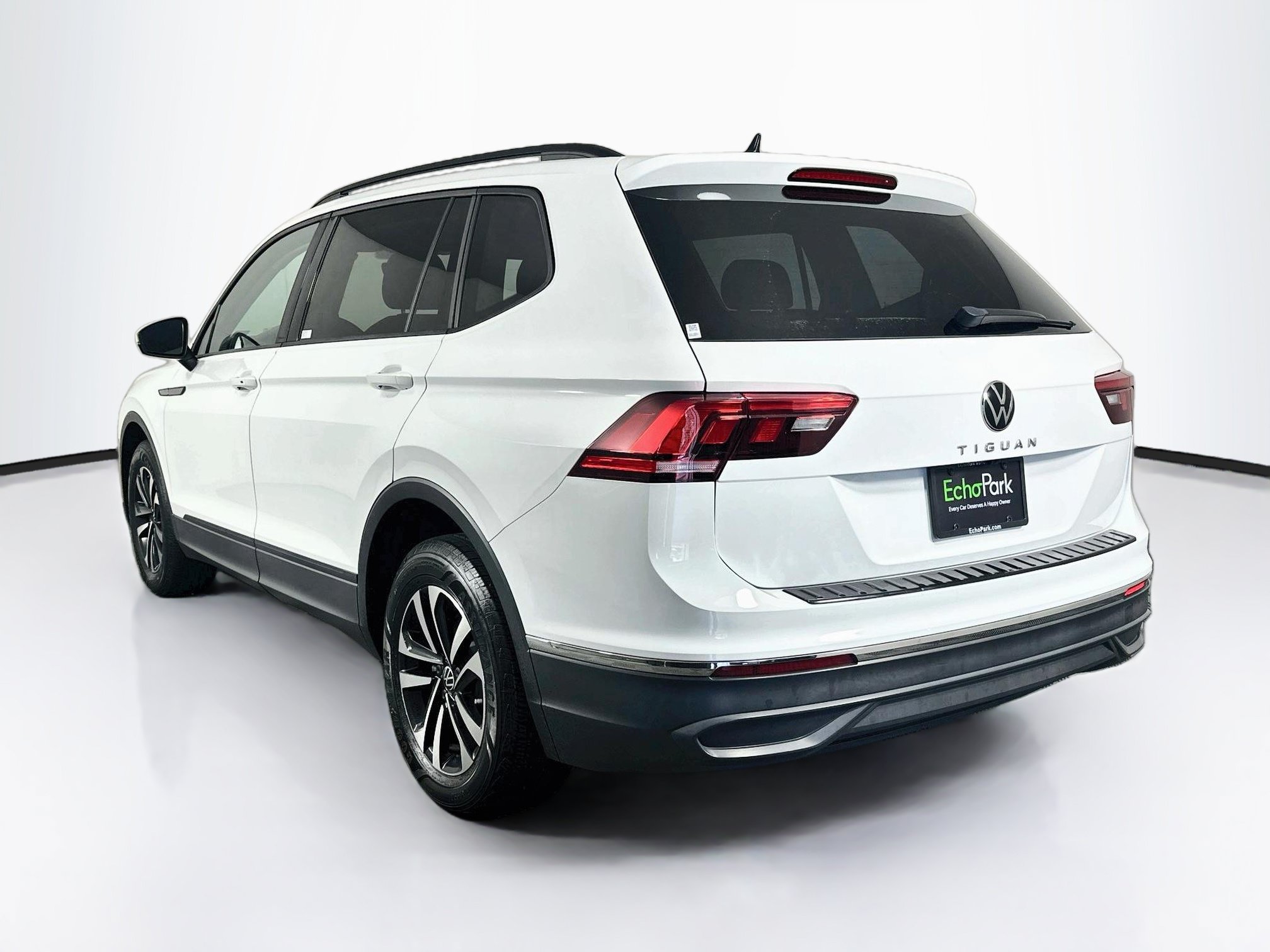 Used 2023 Volkswagen Tiguan S FWD image 5