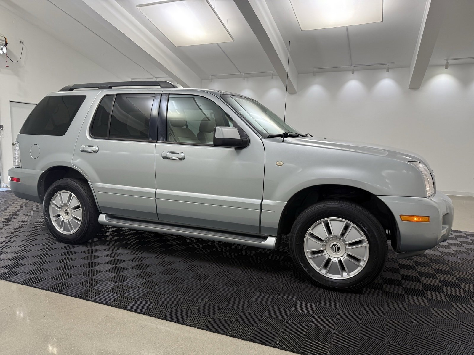 Used 2006 Mercury Mountaineer Luxury