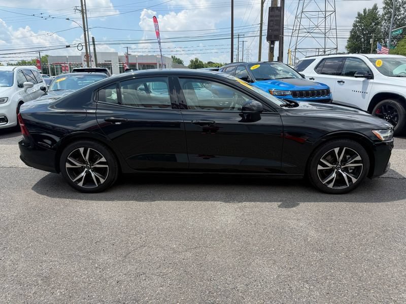 Used 2023 Volvo S60 B5 Core AWD/4WD image 4