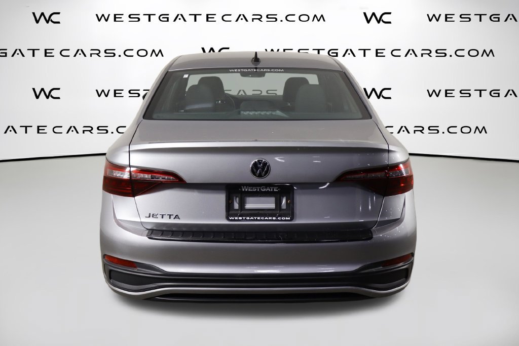 Used 2024 Volkswagen Jetta Sport FWD image 4