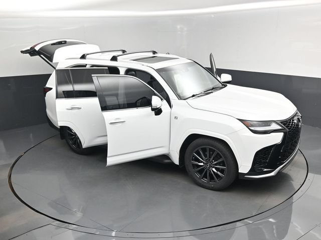 Used 2023 Lexus LX 600 F Sport w/ Accessory Package (Z1) AWD/4WD image 19