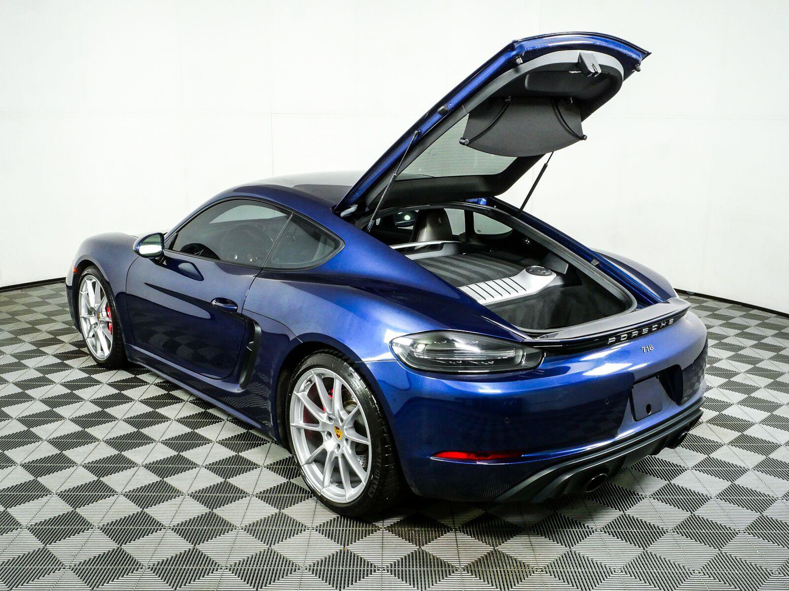Certified 2024 Porsche 718 Cayman GTS RWD image 28