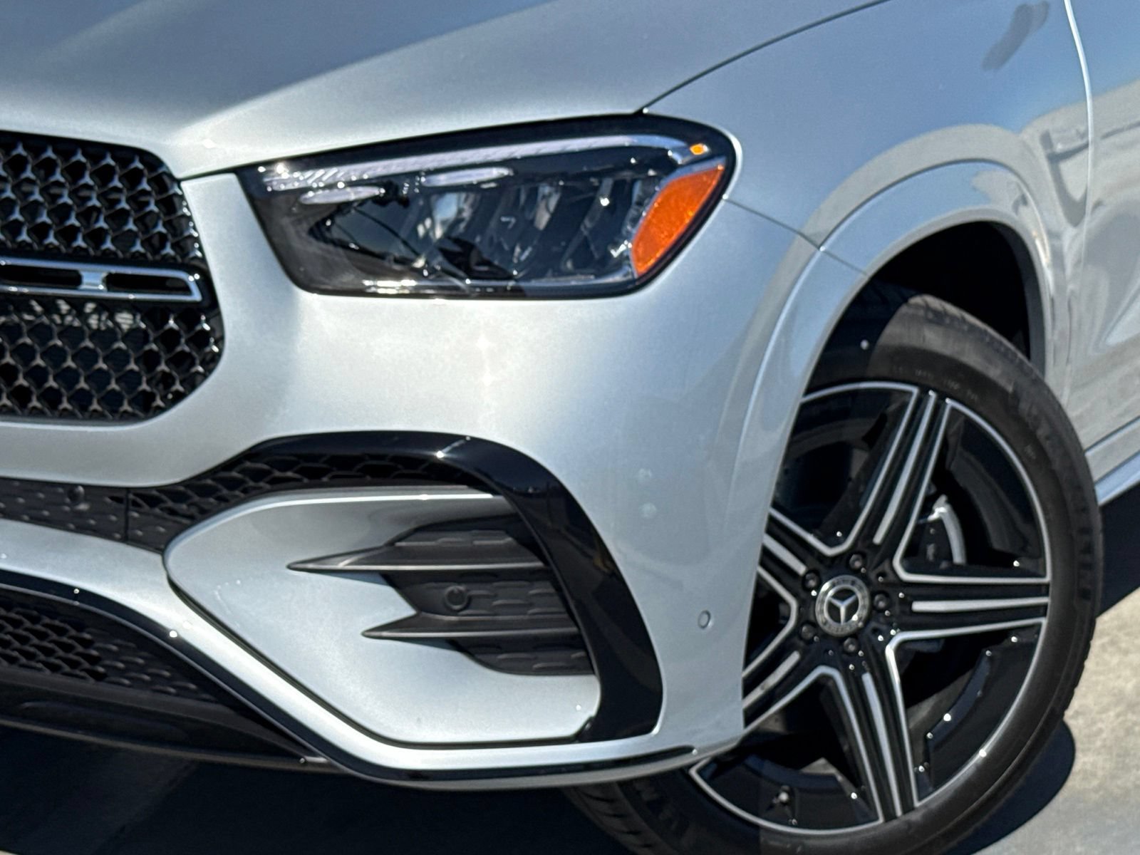 New 2026 Mercedes-Benz GLE 450e 4MATIC image 3