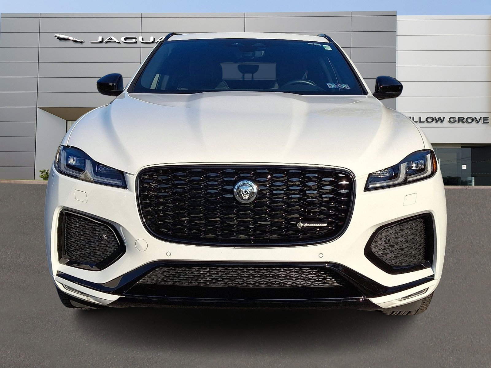 Certified 2025 Jaguar F-PACE R-Dynamic S image 8