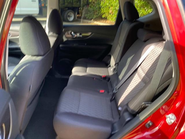 Used 2019 Nissan Rogue SV image 9