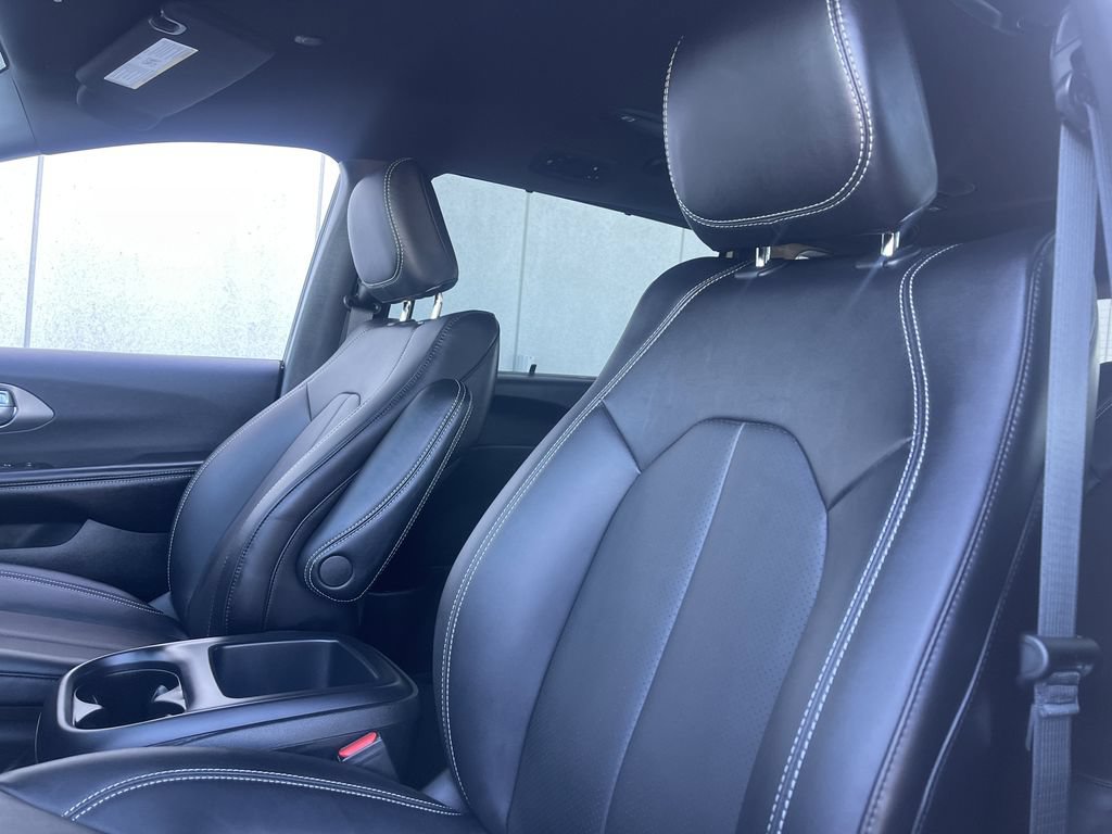 New 2026 Chrysler Pacifica Select FWD image 18