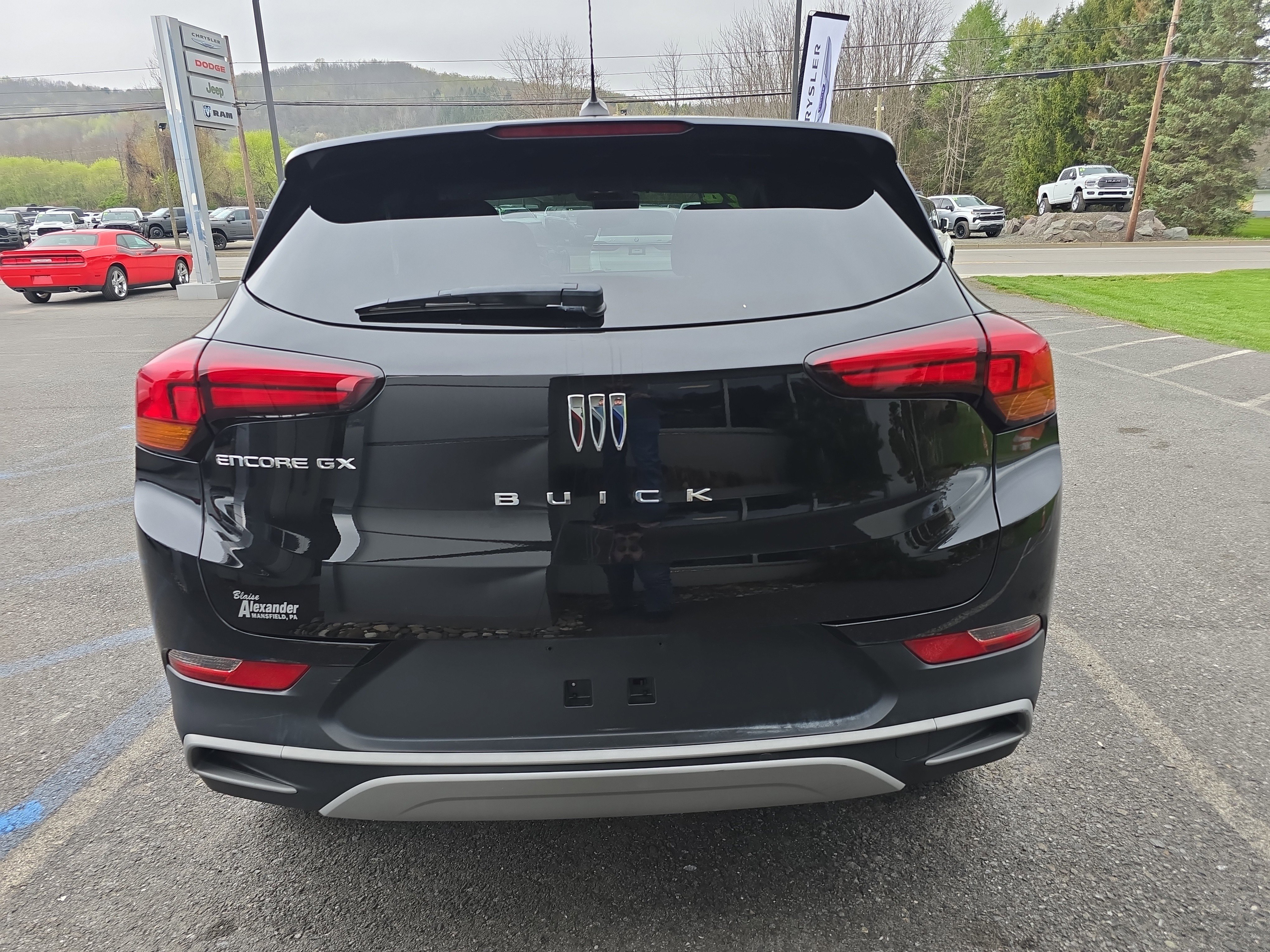 Used 2024 Buick Encore GX Preferred FWD image 4
