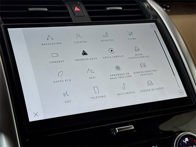 Used 2023 Land Rover Discovery Metropolitan Edition image 15