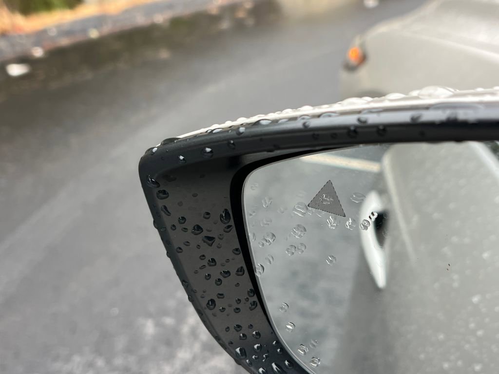 Used 2025 MAZDA MAZDA3 2.5 S Hatchback w/ Premium Pkg image 27