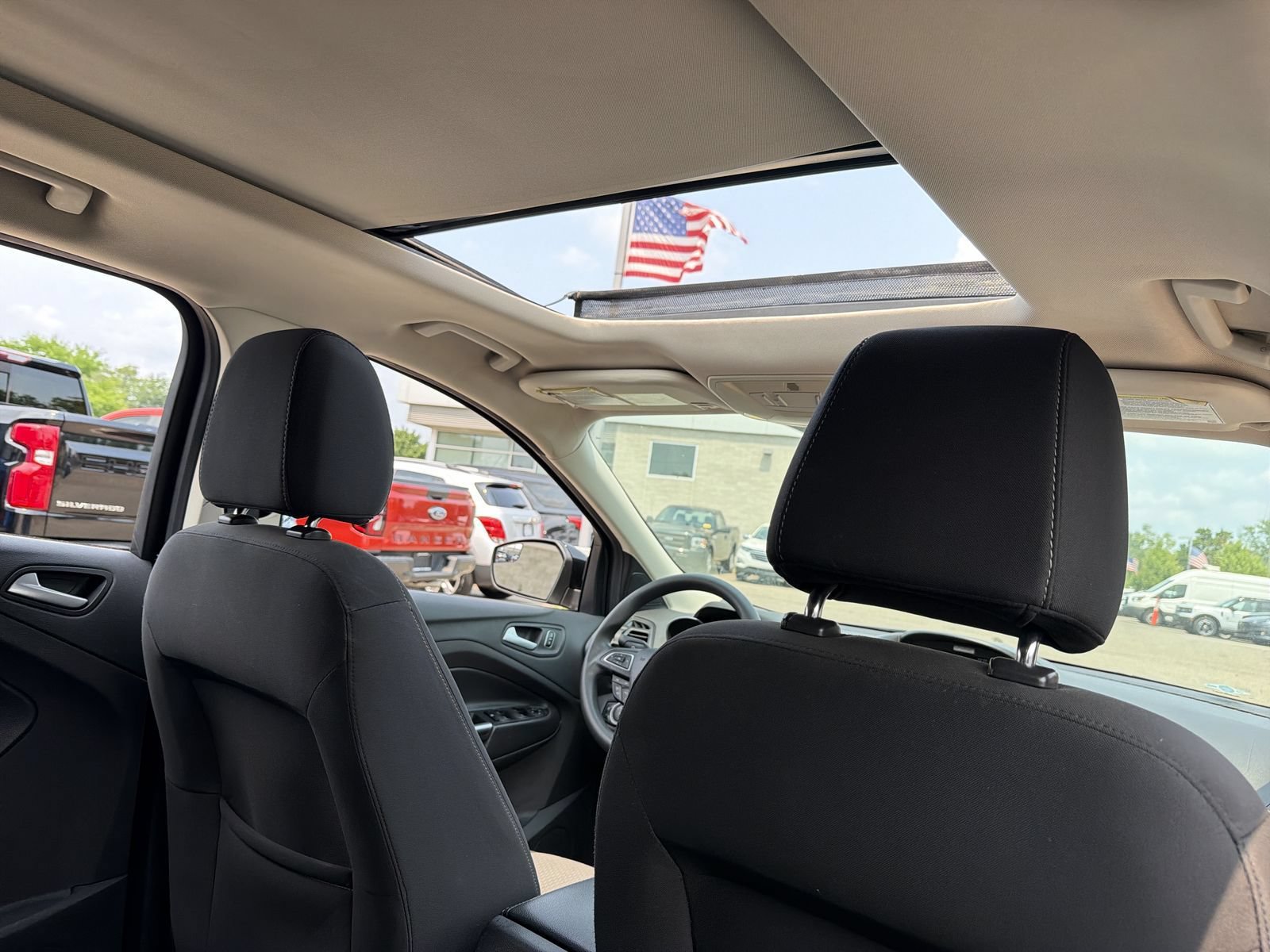Used 2017 Ford Escape SE FWD image 23