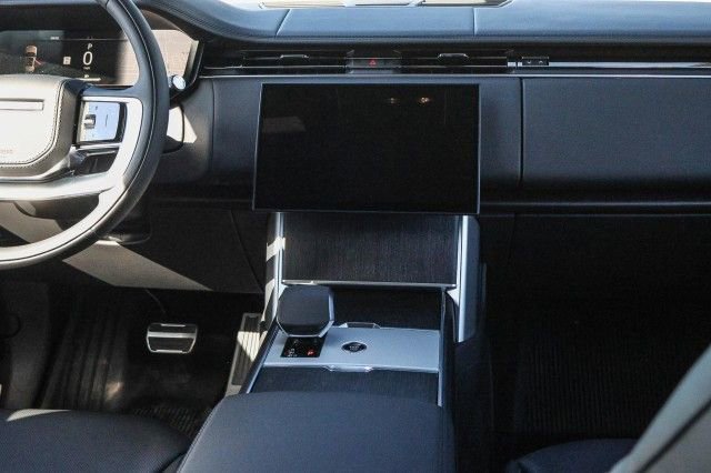 New 2025 Land Rover Range Rover SE image 15