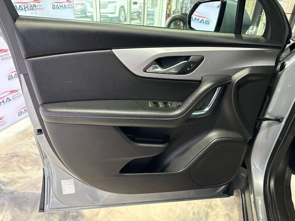 Used 2025 Chevrolet Blazer LT AWD/4WD image 36