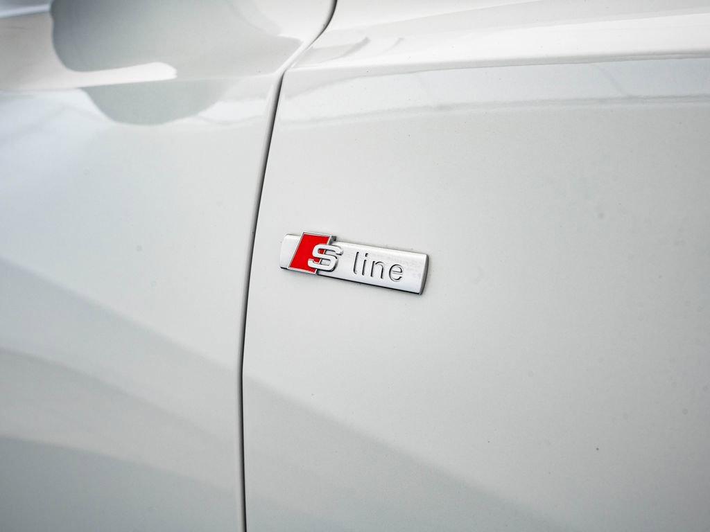 Used 2023 Audi Q8 Premium Plus w/ Premium Plus Package image 16