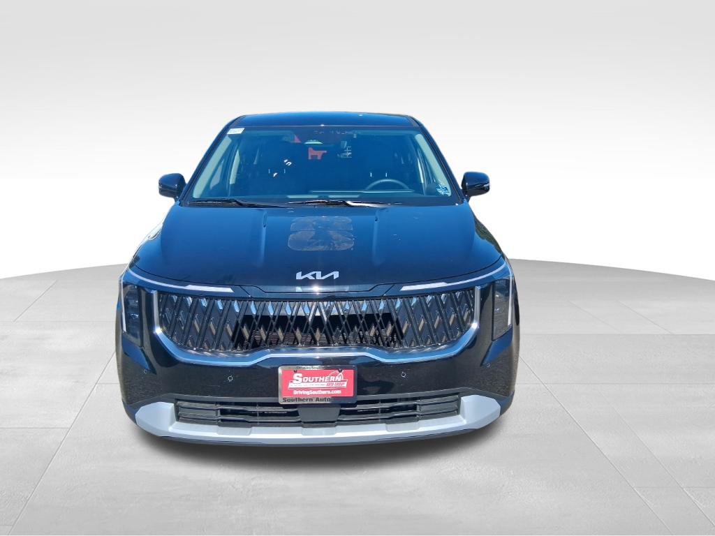 Certified 2026 Kia Carnival FWD image 2
