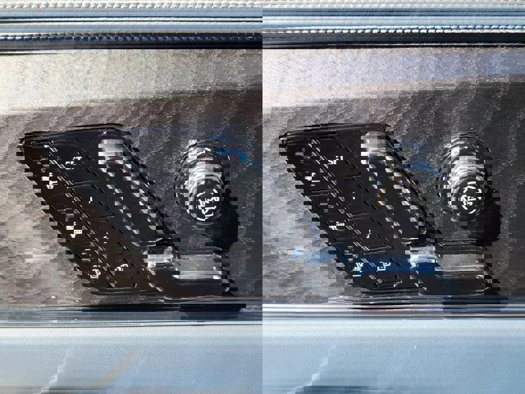 New 2025 Cadillac Escalade IQ Luxury 2 AWD/4WD image 16