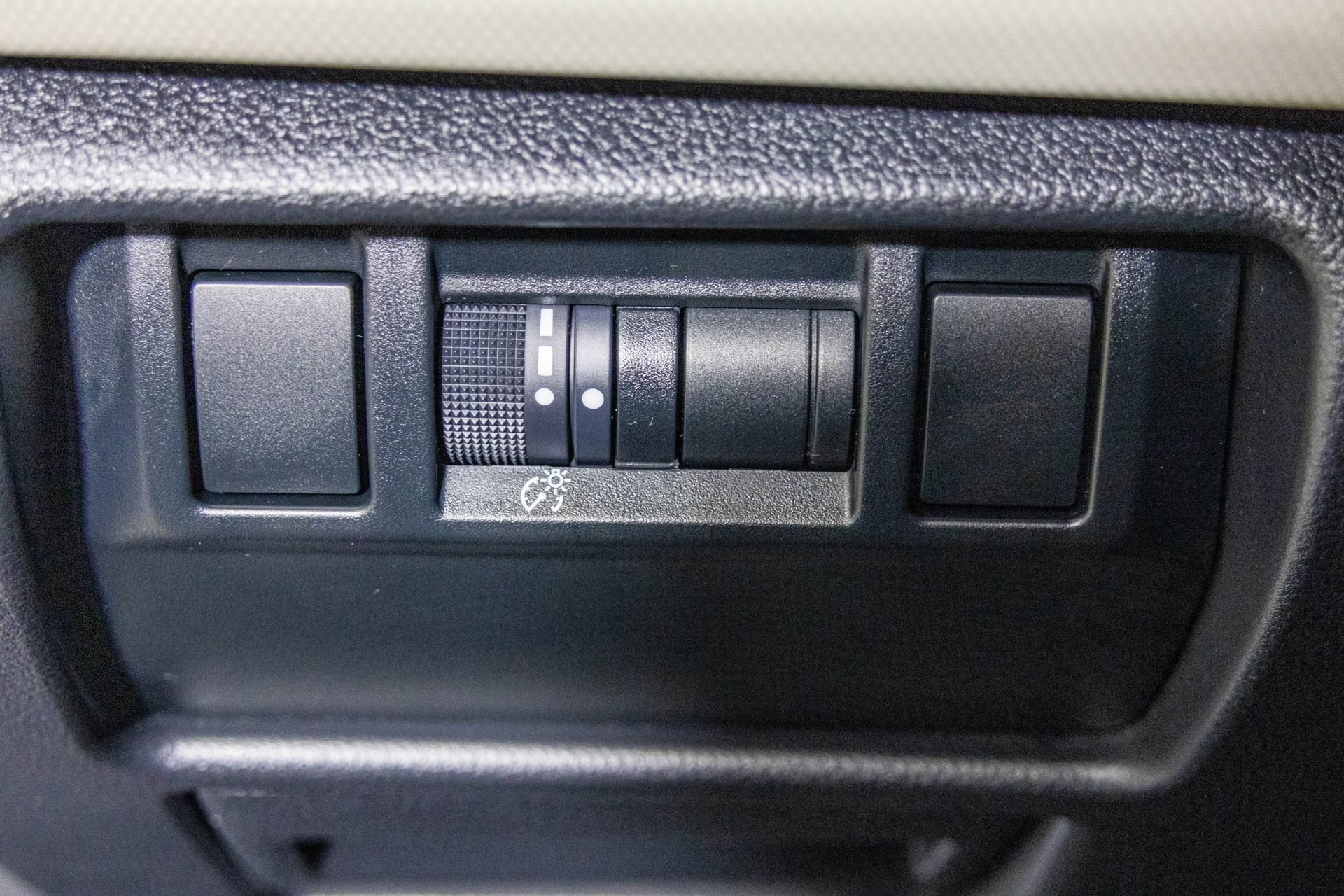 Used 2025 Subaru Forester AWD/4WD image 31