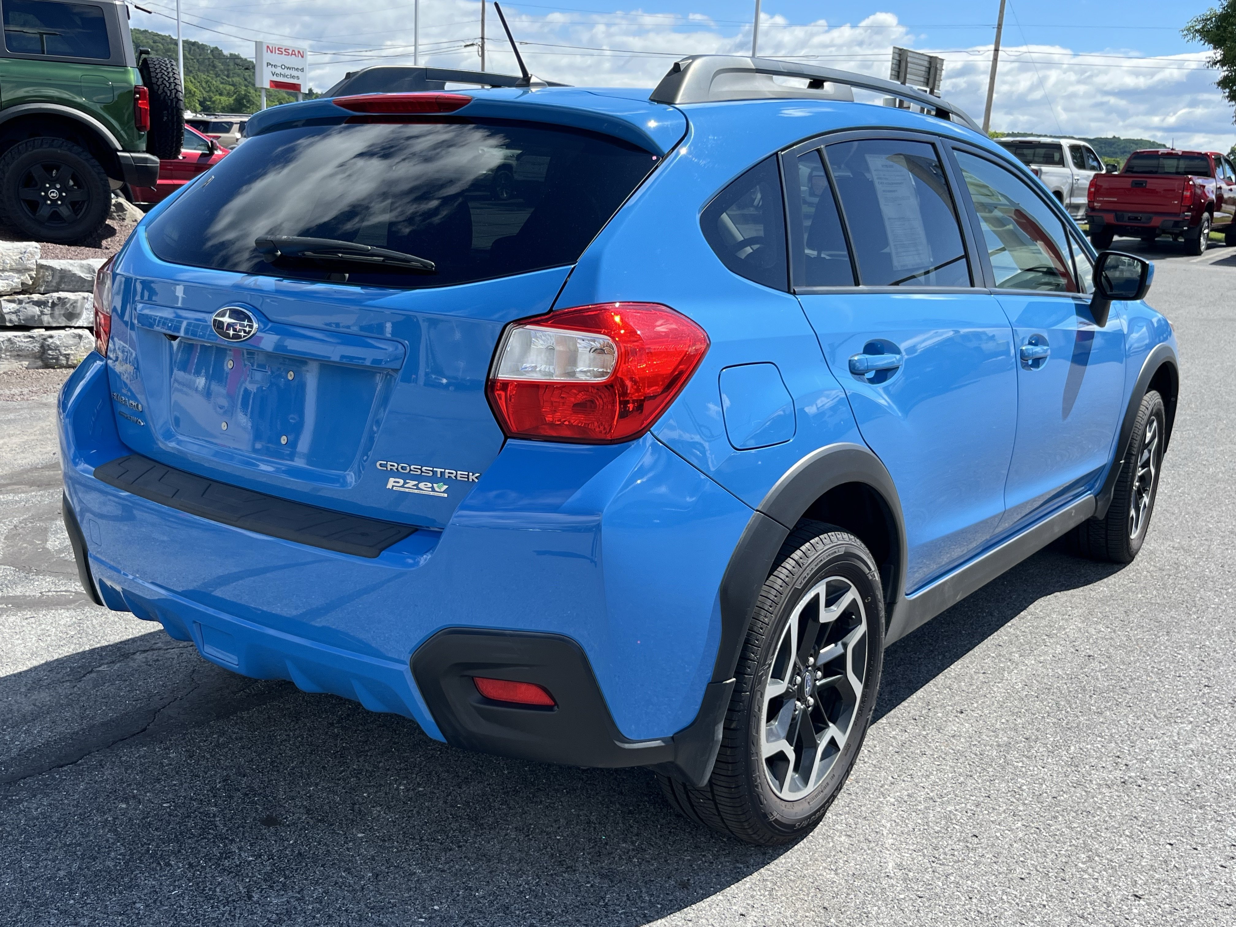 Used 2017 Subaru Crosstrek 2.0i Premium AWD/4WD image 5