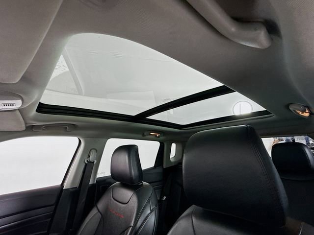 Used 2022 Jeep Compass Trailhawk w/ Sun and Sound Group image 21