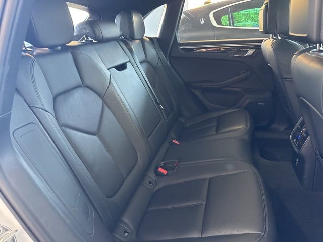 Used 2022 Porsche Macan AWD/4WD image 24