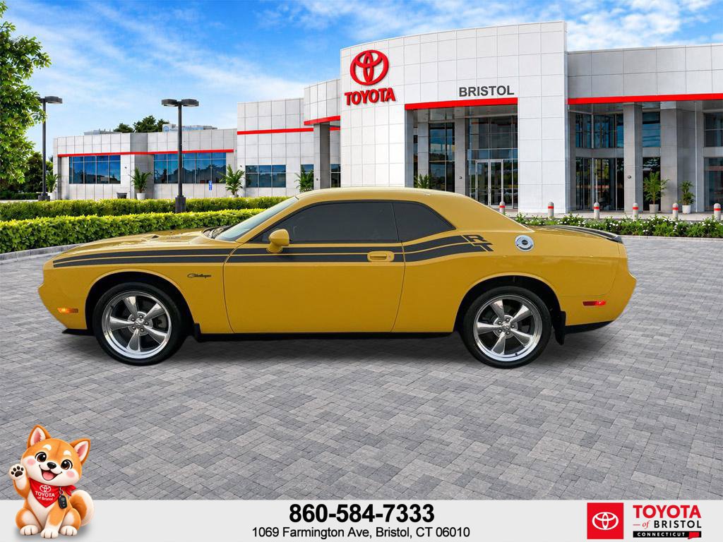 Used 2010 Dodge Challenger R/T RWD image 4