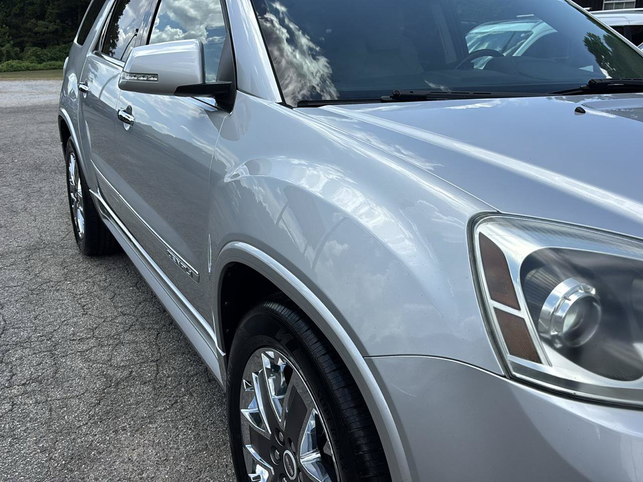 Used 2011 GMC Acadia Denali FWD image 6