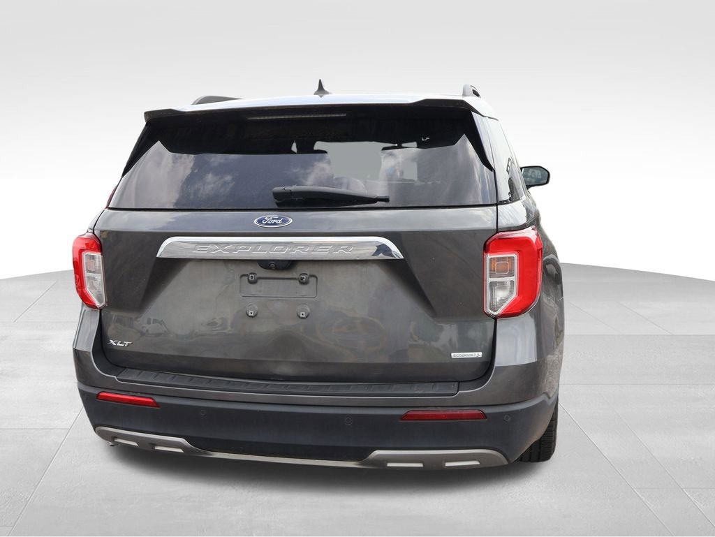 Used 2020 Ford Explorer XLT w/ Equipment Group 202A RWD image 12