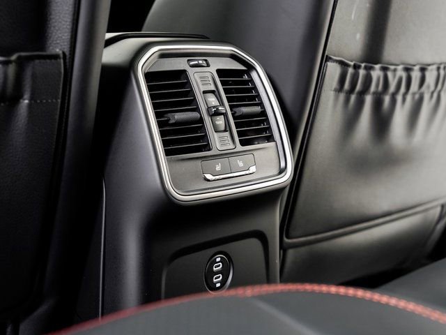 Certified 2024 Porsche Macan GTS image 27