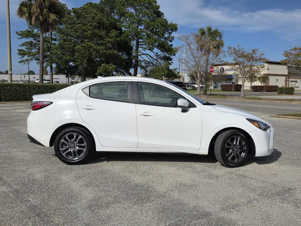 Used 2020 Toyota Yaris LE image 29