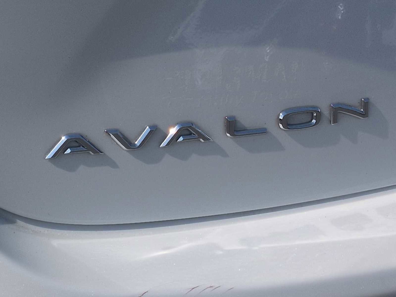 Used 2016 Toyota Avalon Touring image 13