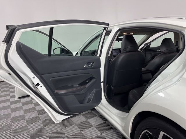 Used 2023 Nissan Altima 2.5 SR image 42