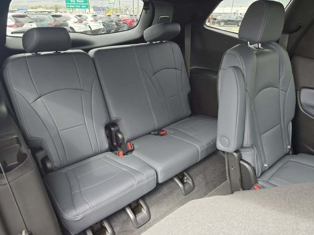 Used 2023 Buick Enclave Premium w/ Experience Buick Package image 17