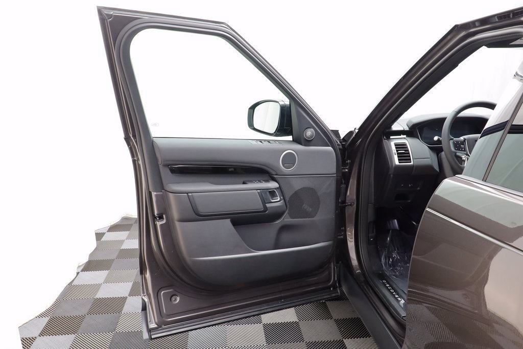 New 2025 Land Rover Discovery S AWD/4WD image 6