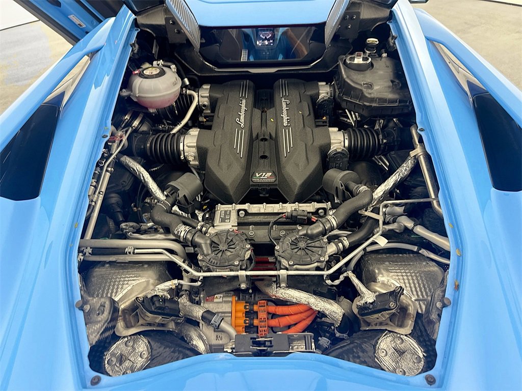 Used 2024 Lamborghini Revuelto image 34