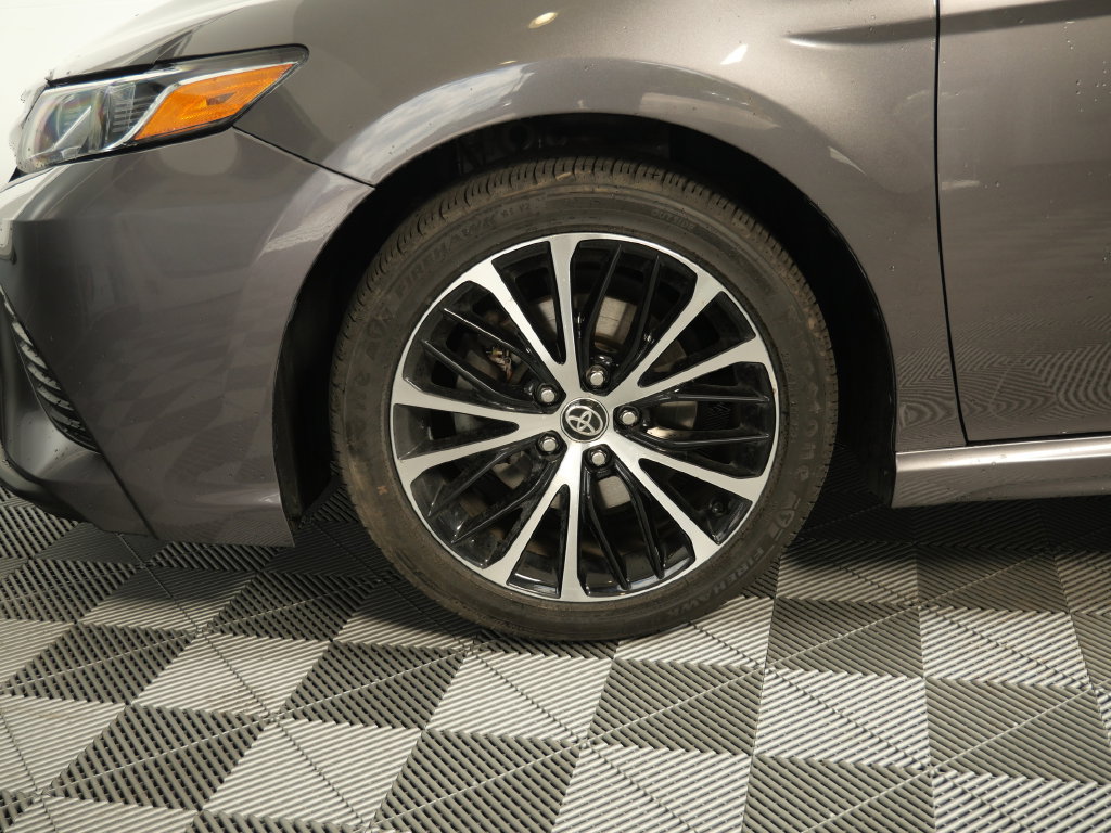 Used 2020 Toyota Camry SE FWD image 10