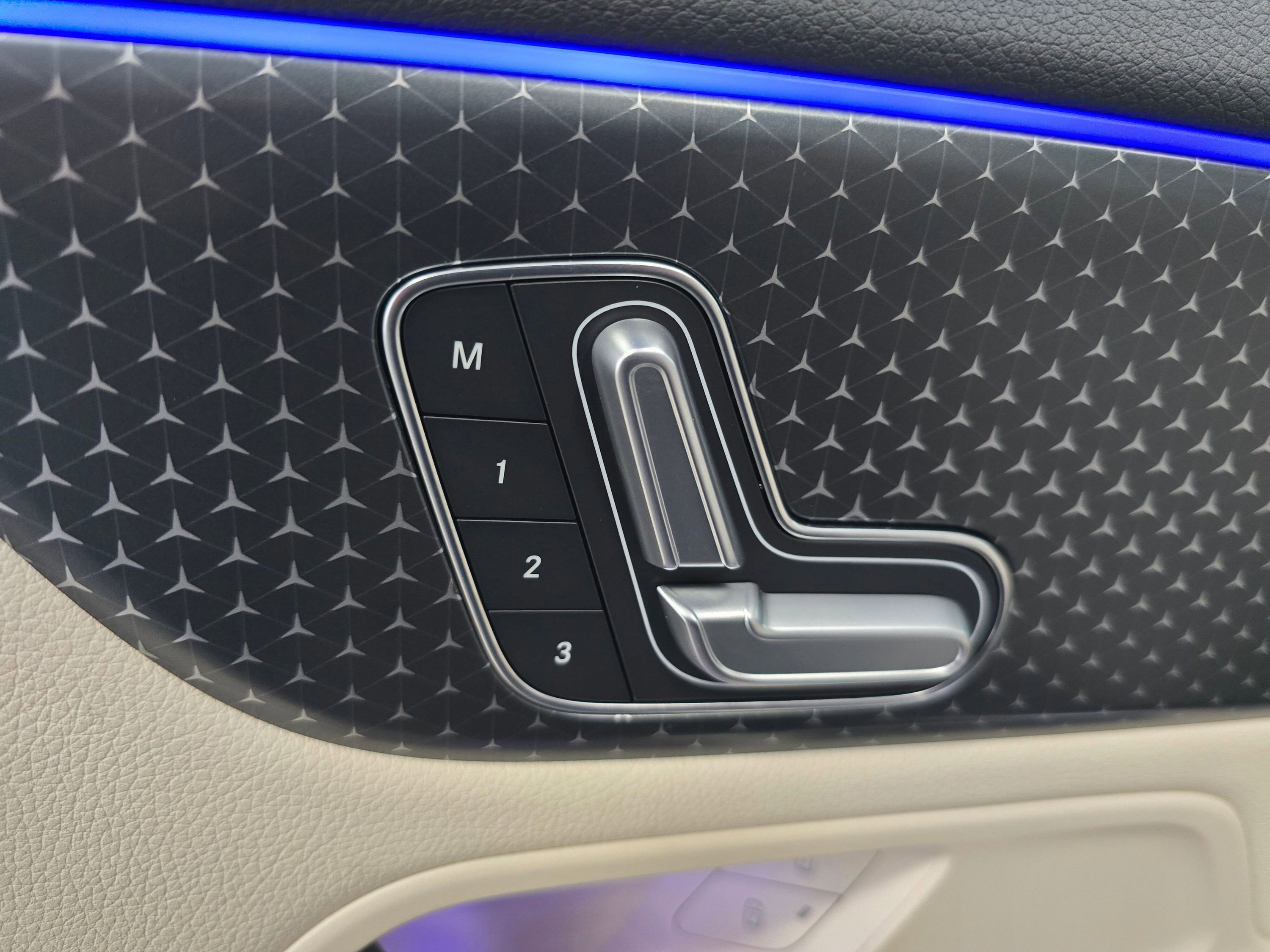 Used 2025 Mercedes-Benz GLA 250 4MATIC image 29