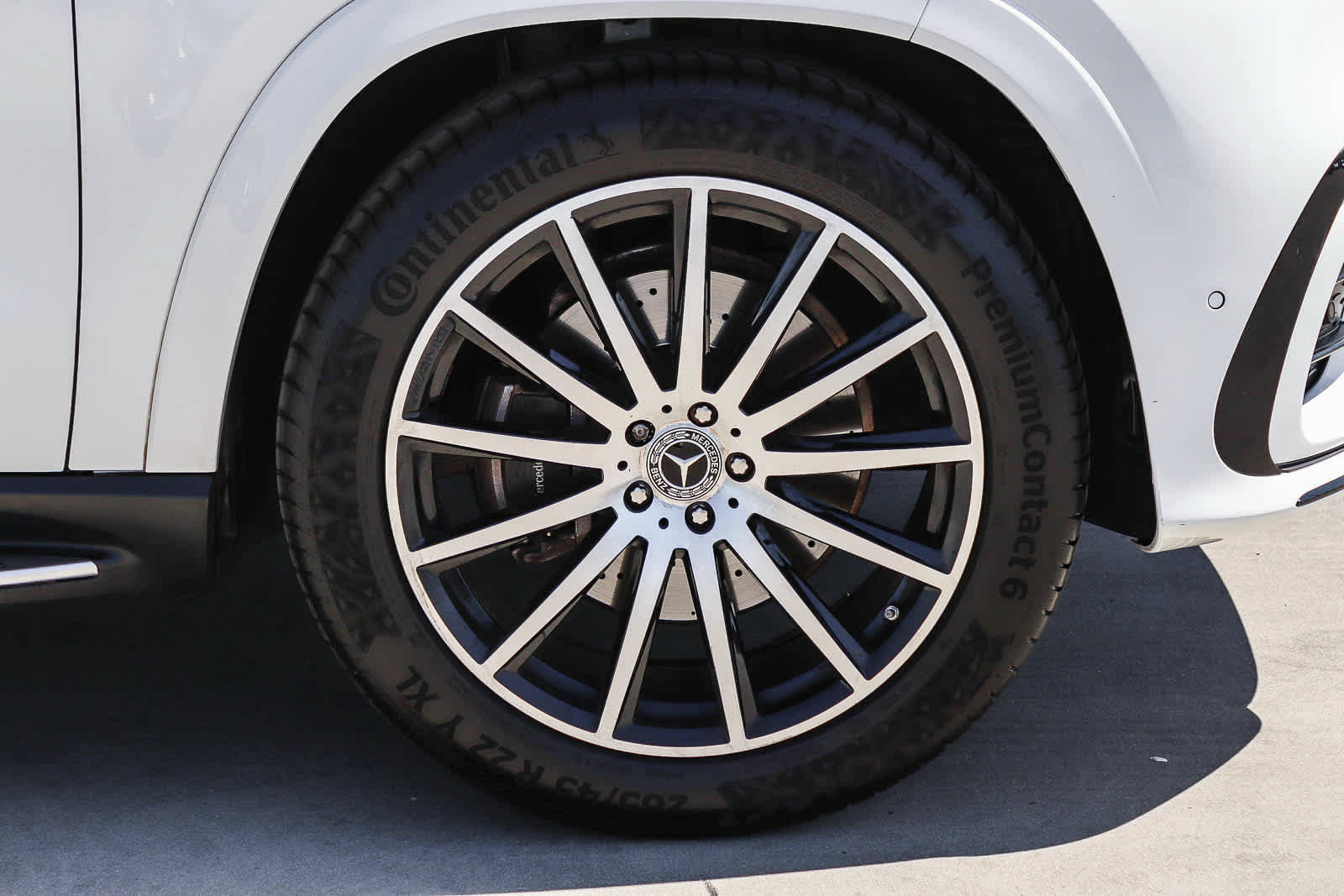 Used 2024 Mercedes-Benz GLS 450 4MATIC image 9