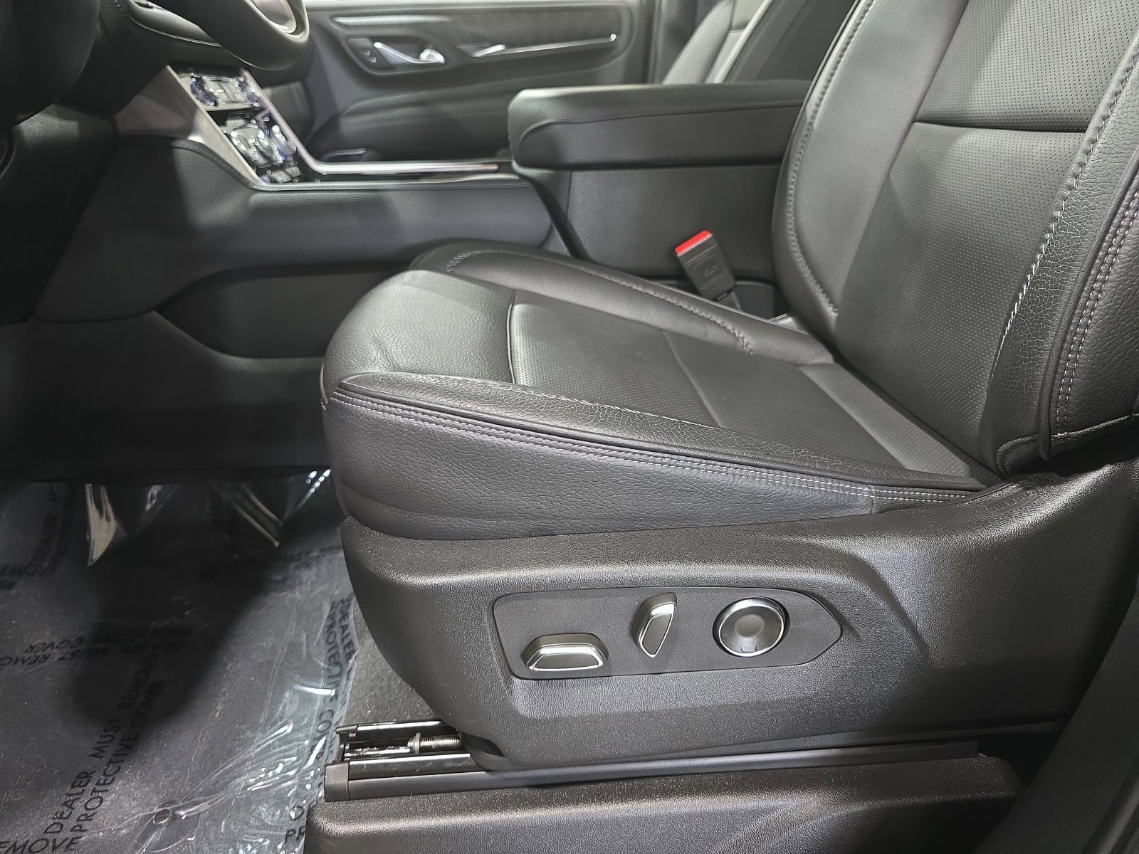 Used 2024 GMC Yukon Denali RWD image 26