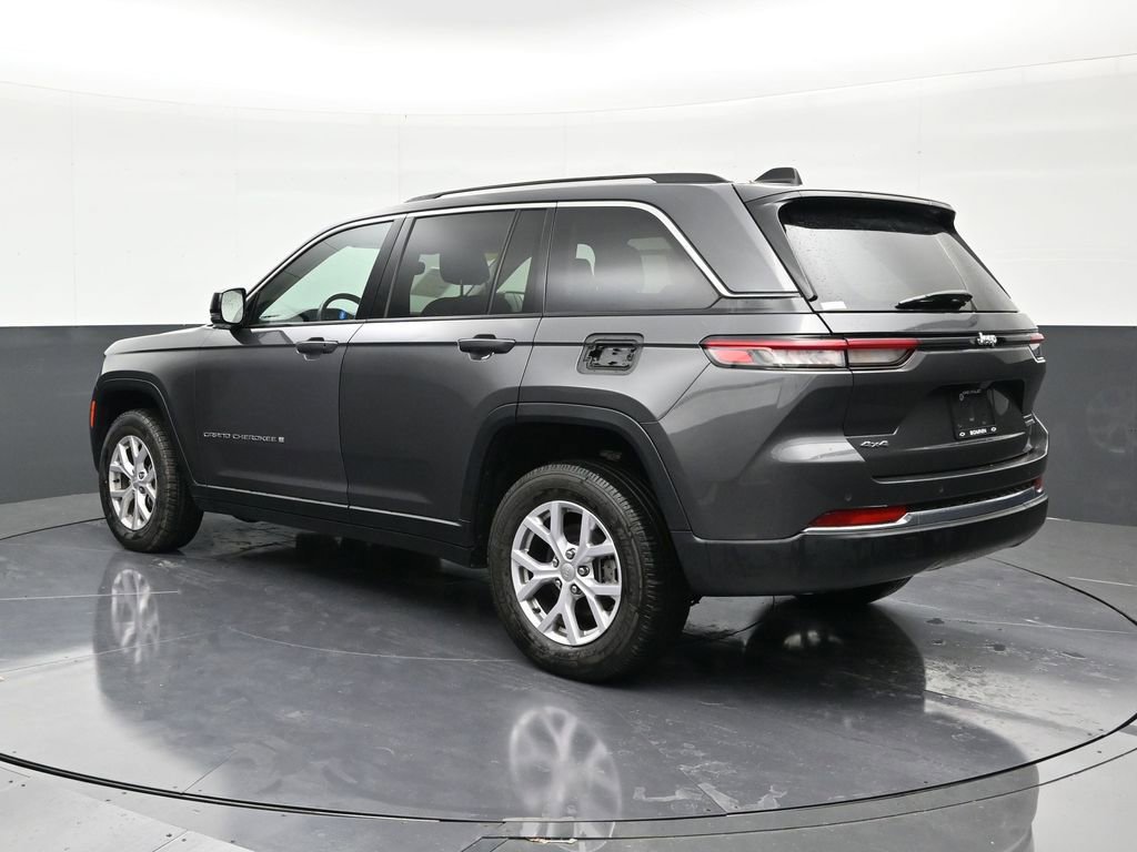 Used 2022 Jeep Grand Cherokee Limited image 3