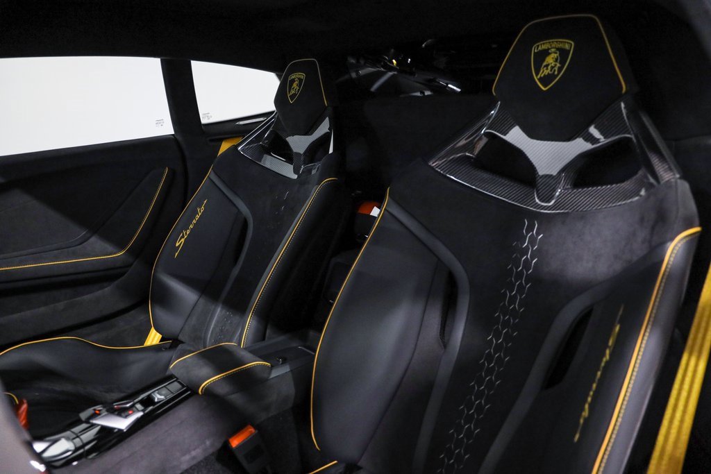 Used 2023 Lamborghini Huracan Sterrato image 34