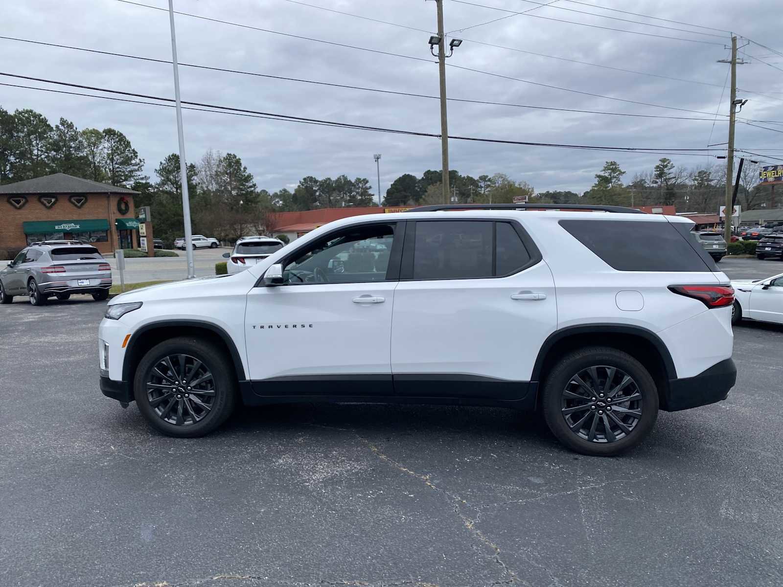 Used 2022 Chevrolet Traverse RS w/ LPO, Floor Liner Package image 8